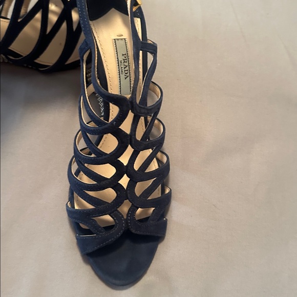 Prada- Really Great condition Navy Prada wedges - Picture 2 of 10